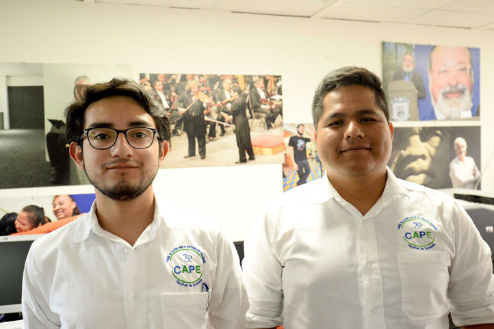 Vicente Hernández y Zeferino Bautista, estudiantes de la Facultad de Economía