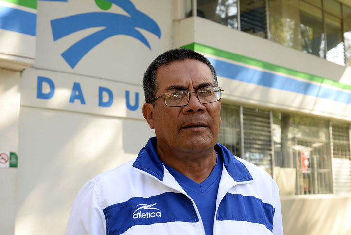 Emilio Gallegos, entrenador de Futbol de Halcones UV