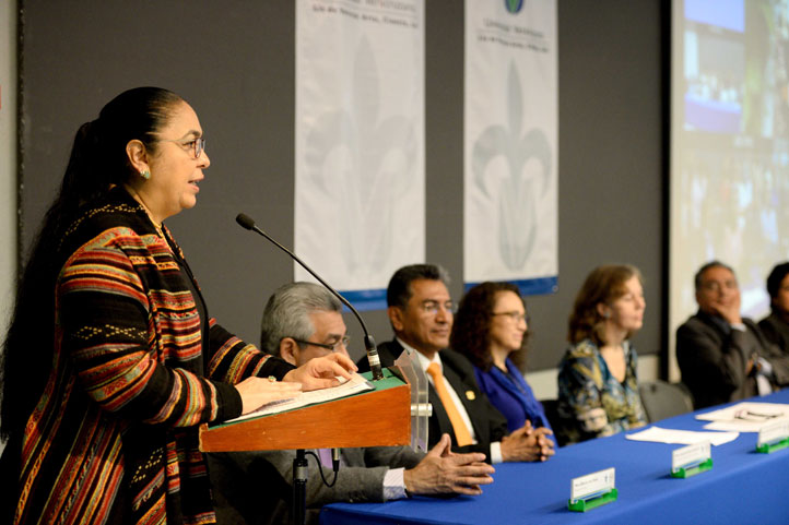 La rectora Sara Ladrón de Guevara expresó un reconocimiento institucional a la Defensoría