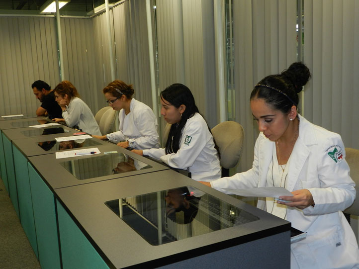Residentes médicos presentaron el examen interinstitucional UNAM-UV