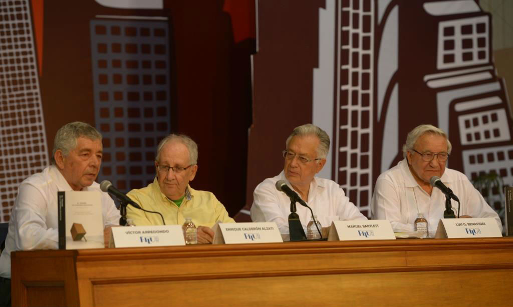 Víctor Arredondo, Enrique Calderón, Manuel Bartlett y Luis G. Benavides