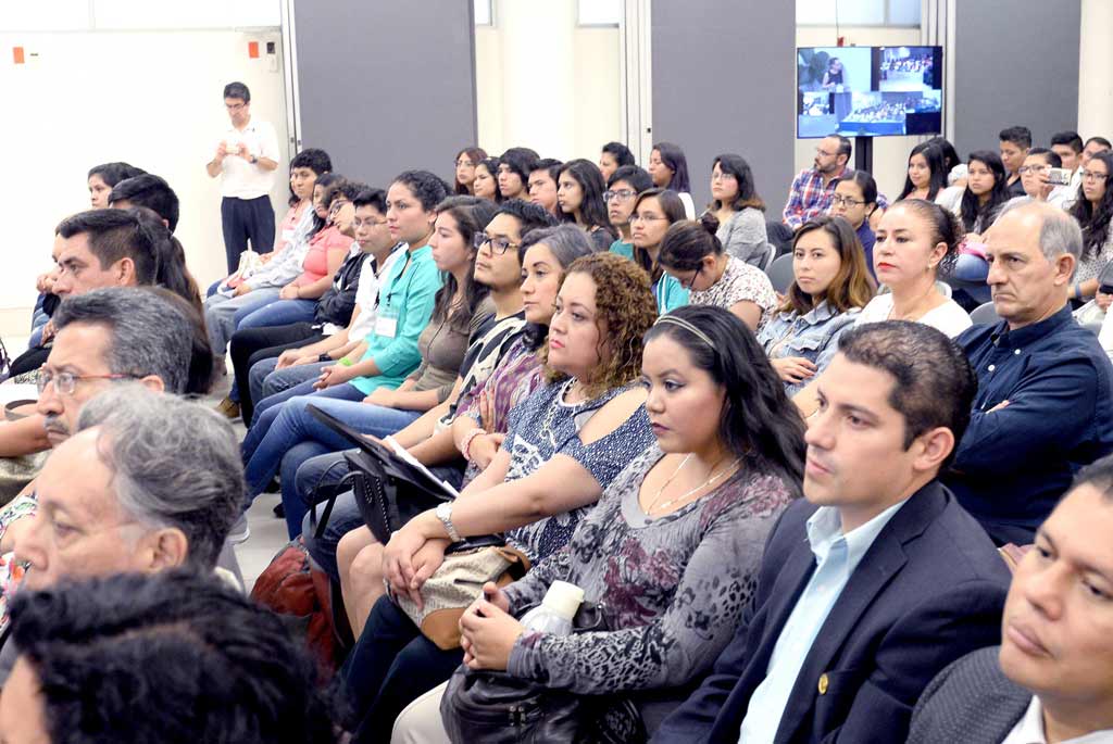 La ceremonia tuvo como sede la USBI-Xalapa con trasmisión simultánea a todas las regiones universitarias